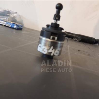 Pret Motoras reglare far dreapta Skoda Superb an 2013 2014 2015 2016