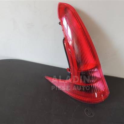 Pret Lampa ; Stop stanga Peugeot 206 an 2001-2008 cod 89030437