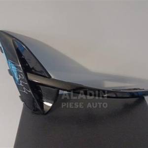 Pret Grila bara spate Kia ProCeed Kombi GT-Line cod 86628-J7700, 86629-J7700 300 lei