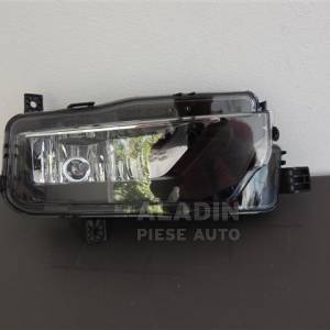 Proiector dreapta VW Crafter Dupa 2016 cod 7C0941662A Pret Proiector dreapta VW Crafter Dupa 2016 cod 7C0941662A 150 lei