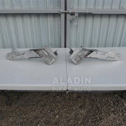 Pret Suporti trager, Aripi, Faruri, stanga, dreapta Mercedes Cod A2536210700, A2536210600